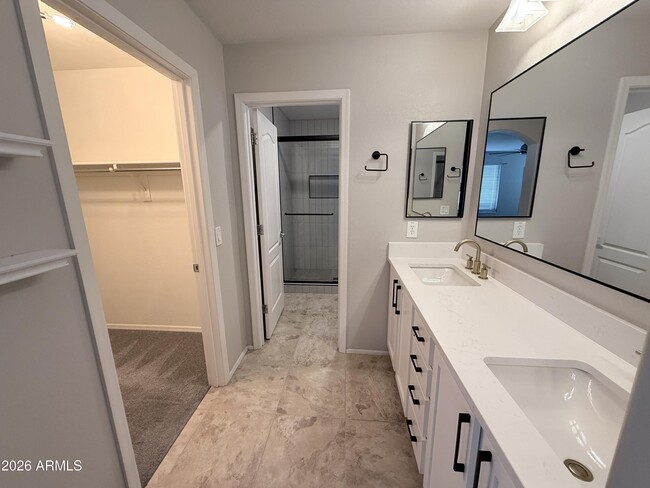 Building Photo - 2518 E Boston St