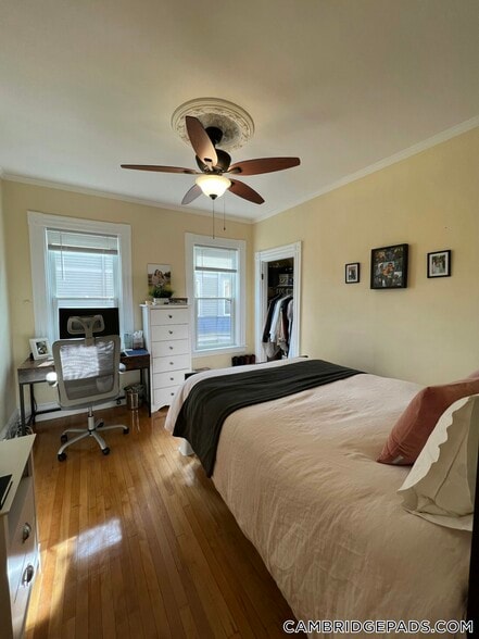 Building Photo - 176 Elm St