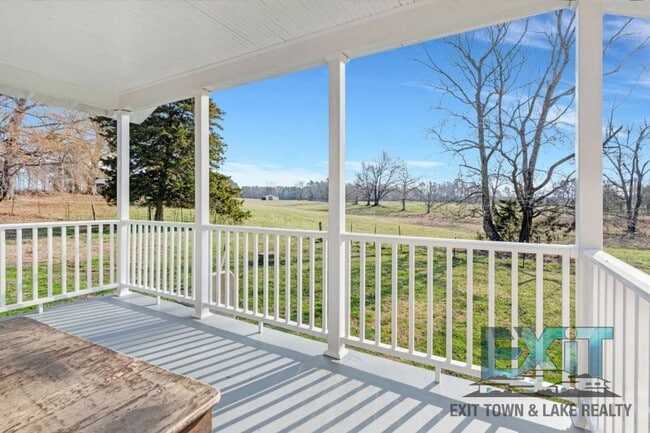 Building Photo - Freshly Updated Brick Home in Peaceful Country Setting – Freeman, VA