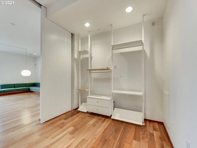 Building Photo - 2530 SE 26th Ave
