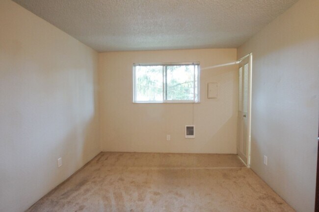 Building Photo - 3914 SW Multnomah Blvd