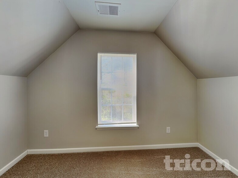 Building Photo - 5745 Henderson Oaks Dr