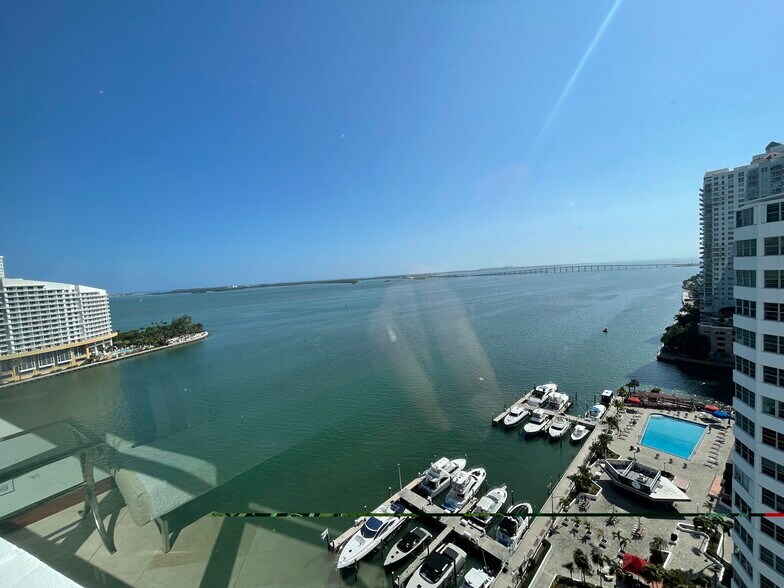 Building Photo - 801 Brickell Bay Dr