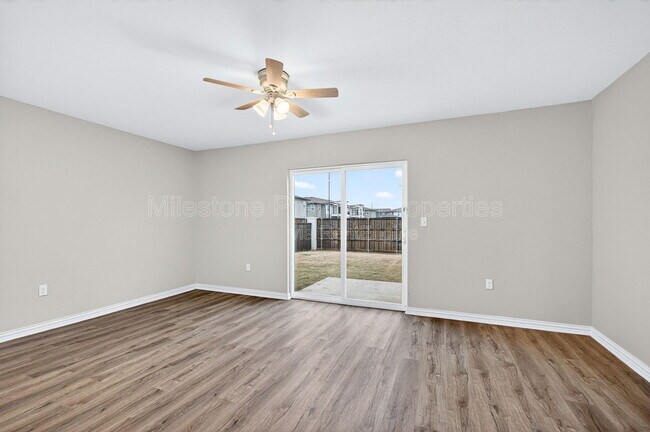 Building Photo - 2809 Peony Dr