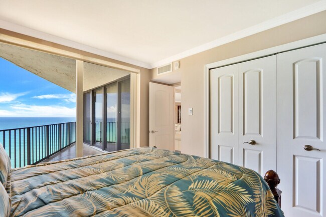 Building Photo - 5420 N Ocean Dr