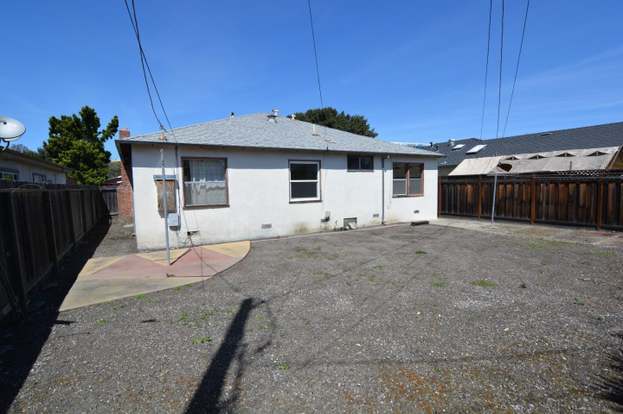 Building Photo - 218 Bradford Dr