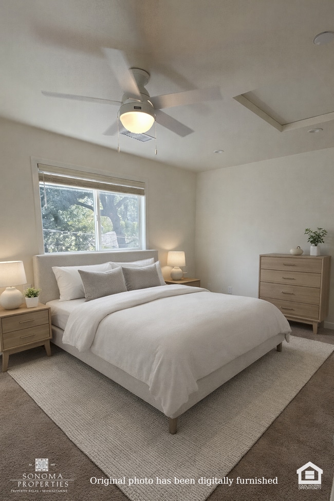 Building Photo - Updated 2 Bedroom / 1.5 Bathroom Home in Sonoma