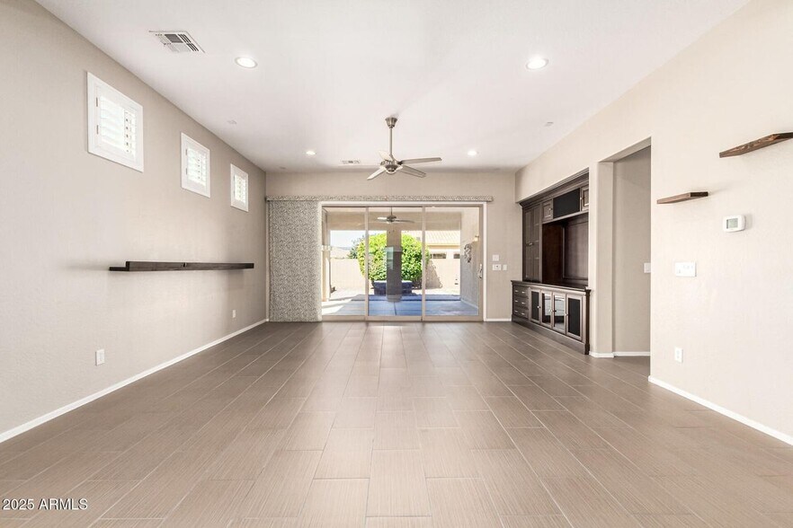 Building Photo - 21004 E Sunset Dr