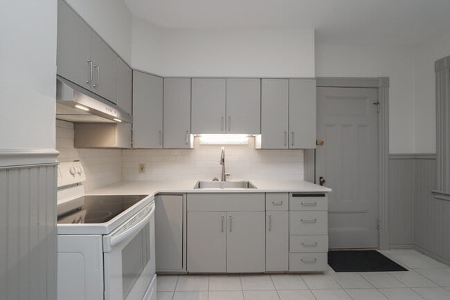 Building Photo - 61 Washington Rd