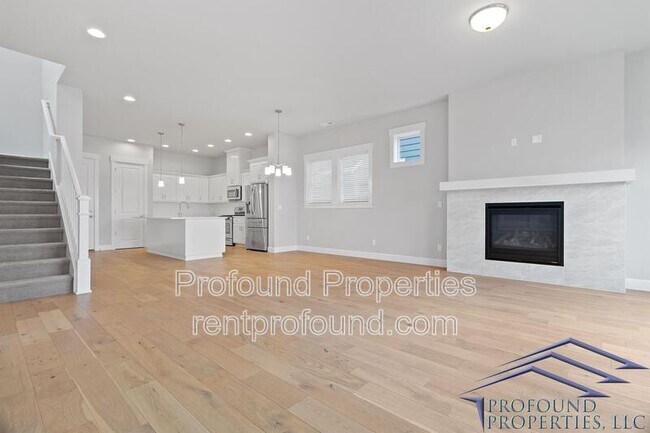 Building Photo - 6843 SE Red Alder St