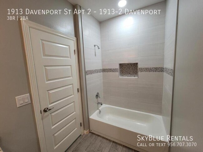 Building Photo - 1913 Davenport St