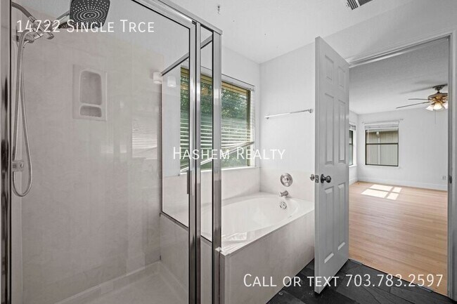 Building Photo - 14722 Single Trce