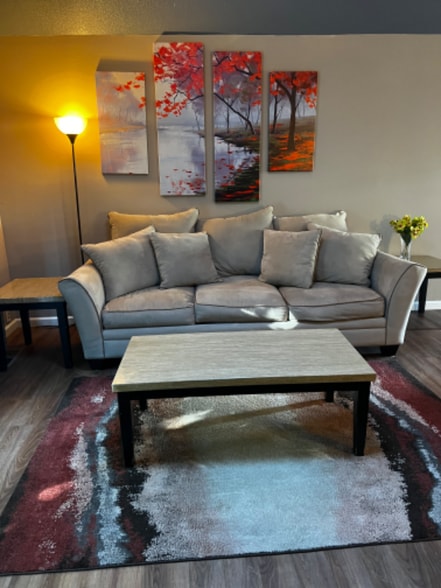 Building Photo - 723 N 8th St