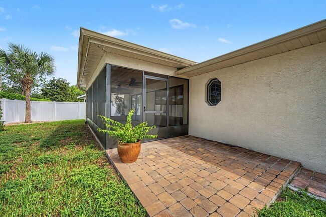 Building Photo - 4449 Foxboro Dr