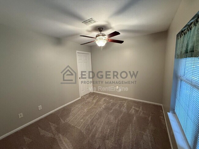 Building Photo - 4254 Peak Ln NE