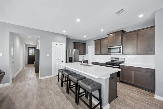 Building Photo - 33002 Carolyns Perfection Lp