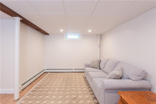 Building Photo - 5 Sherri Ln