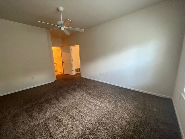 Building Photo - Great Condo with Garage in South Ft. Collins