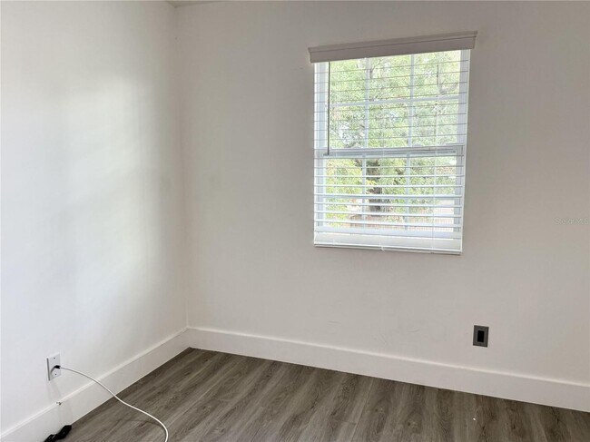 Building Photo - 5118 Tennis Ct Cir