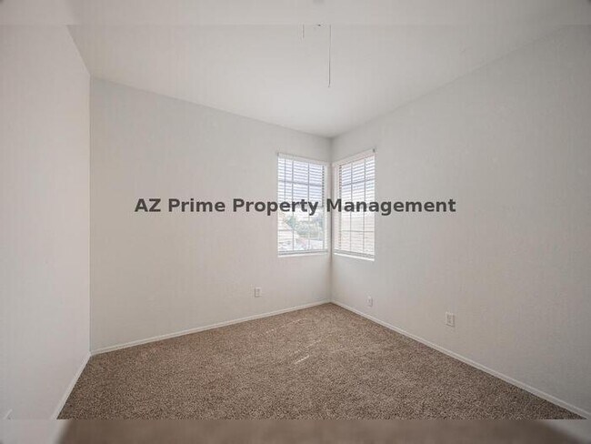 Building Photo - 489 W Carmen St