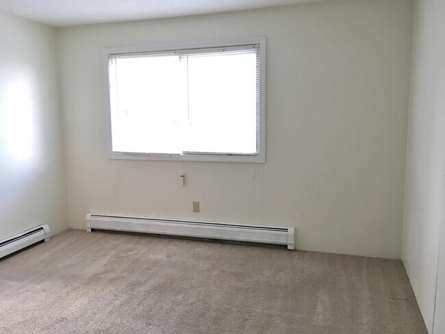 Building Photo - 3981 Brown Ave