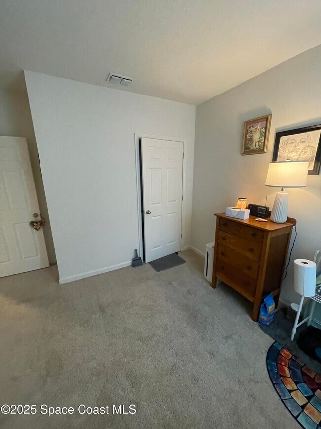 Building Photo - 939 Remington Green Dr SE
