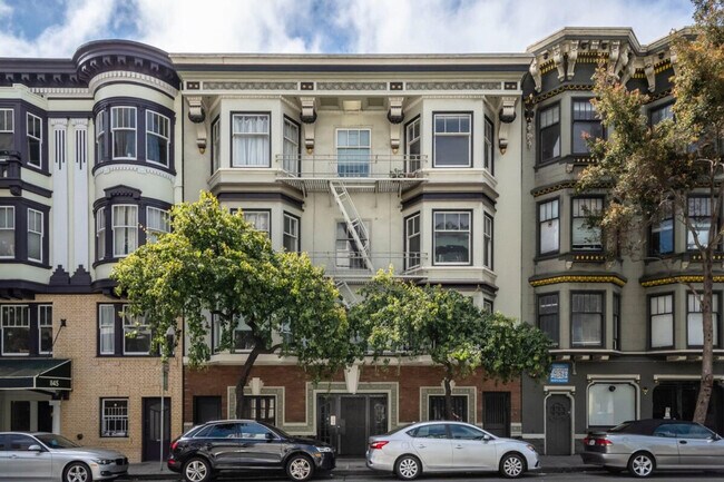 Building Photo - 1081 Pine St