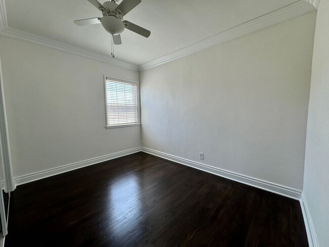 Building Photo - Highly sought-after Del Aire neighborhood!