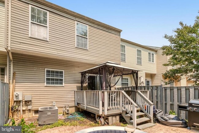 Building Photo - 2599 Grayton Ln