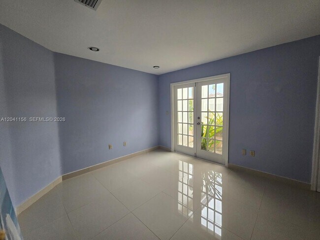Building Photo - 15630 SW 46th Terrace