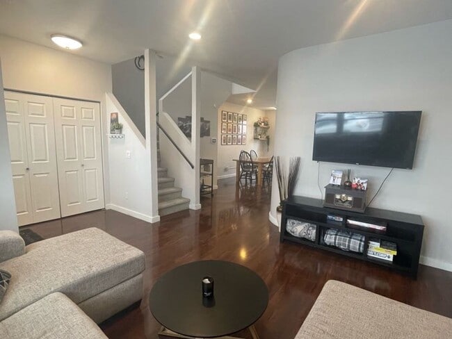 Building Photo - LOCATION!  Newer contemporary townhome 2 bed w/office space in Denver's desirable Berkeley neighb...