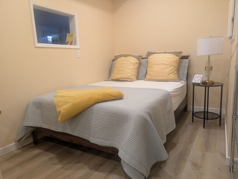Building Photo - 18522 Madison Ave