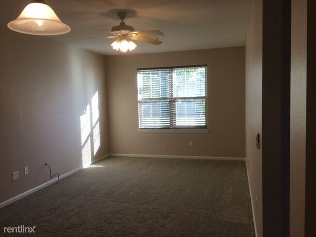 Building Photo - 2 br, 1 bath Condo - 12816 Ironstone Way