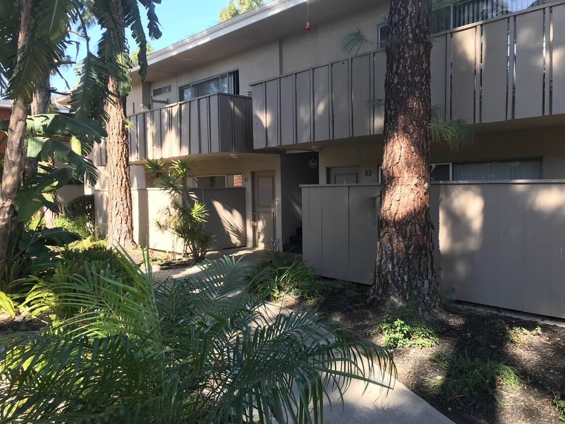 Beachwood Village Apartments Huntington Beach