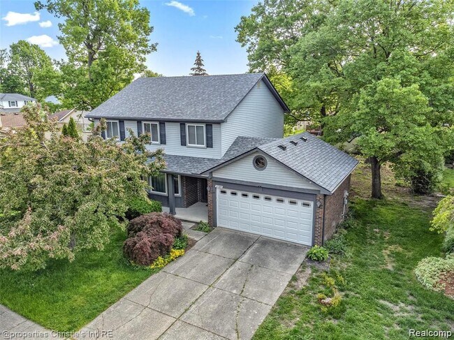 Primary Photo - 21385 Deerfield Dr