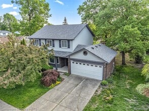 Building Photo - 21385 Deerfield Dr