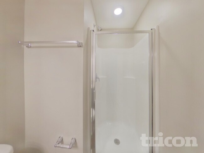 Building Photo - 214 Pilcher Dr