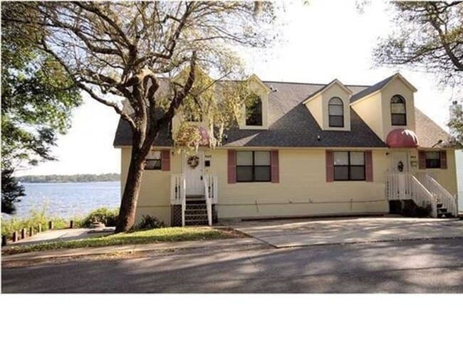 Primary Photo - Waterfront Unit in Niceville