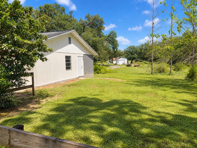 Building Photo - 20724 Old Trilby Rd