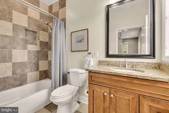 Building Photo - 8604 Woodlawn Ct