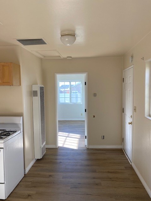 Building Photo - 13902 Glenn Dr