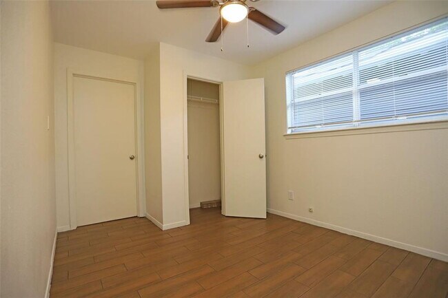 Building Photo - 701 1/2 Highland Street