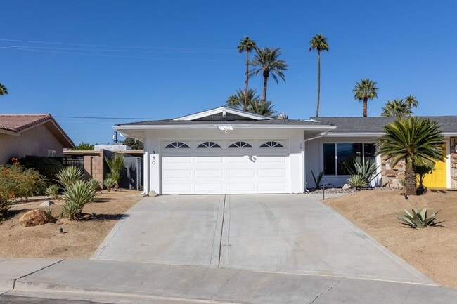 Building Photo - Desert Xscape - Pool, Jacuzzi, and Pet Friendly! (Monthly Only - No Long Term)