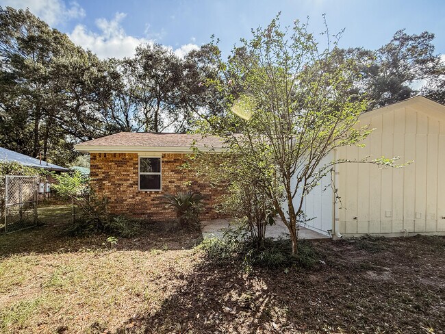 Building Photo - 9881 Guidy Ln