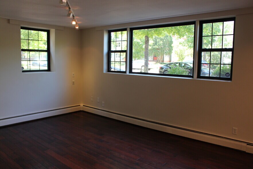 Building Photo - 3215 Pillsbury Ave S