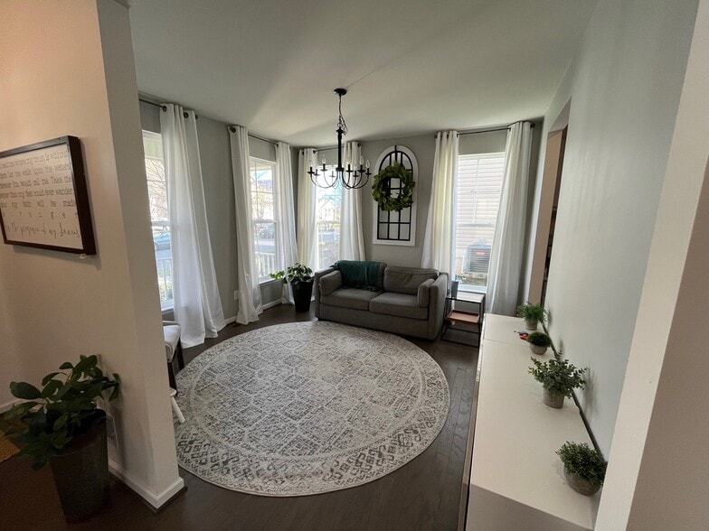 Building Photo - 277 Pear Blossom Rd