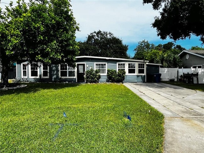 Building Photo - 6710 Kingswood Dr N