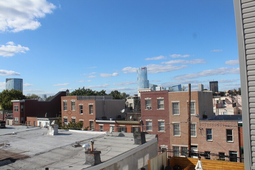 Balcony - 910 S 21st St