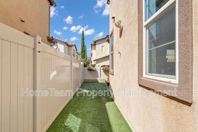 Building Photo - 1704 Cal Orchid Pl
