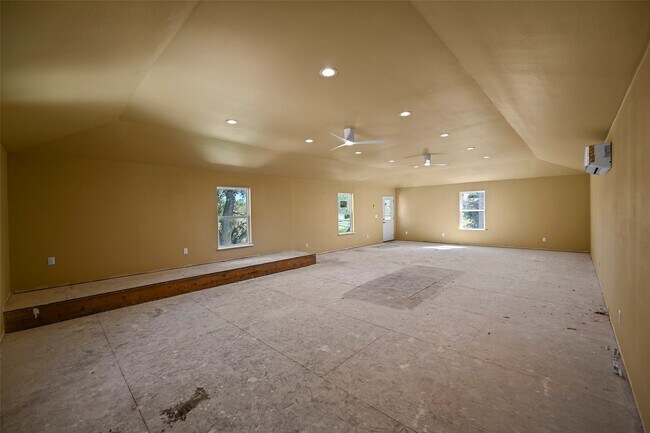 Building Photo - 1907 Dellore Ln